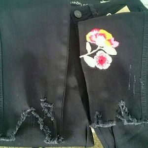 Rocks & Indigo Jeans - NWT Rocks & Indigo blk, floral, distressed jeans Rocks & Indigo Jeans - NWT Rocks & Indigo blk, floral, distressed jeans